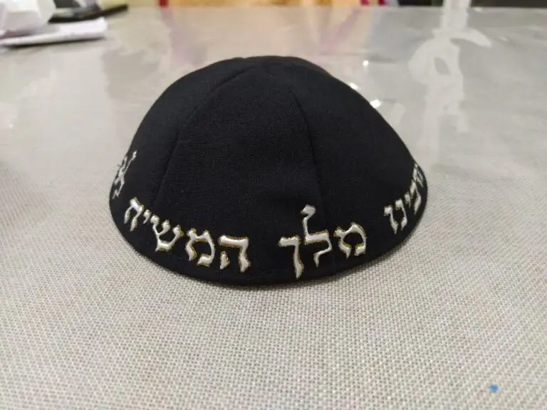 3 - כתב מרובע זהב-לבן